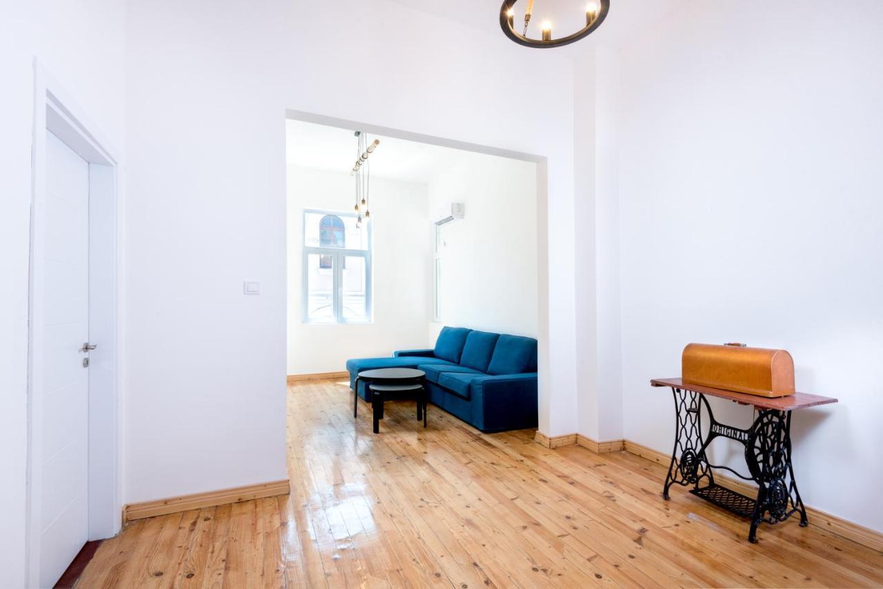 The White Apartment - Bogoridi Main Street Burgas Exterior photo